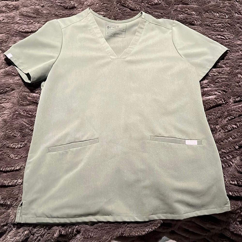 Casma scrub top in moss- small